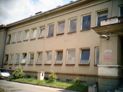 Budova polikliniky pred rekonštrukciou, foto 4 z 10