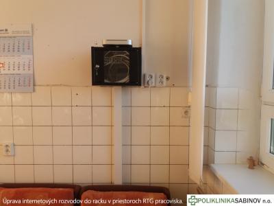 Úprava internetových rozvodov do racku v priestoroch RTG pracoviska. (máj 2020), foto 5 z 6