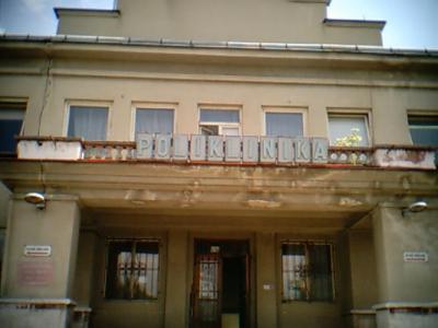 Budova polikliniky pred rekonštrukciou, foto 3 z 9