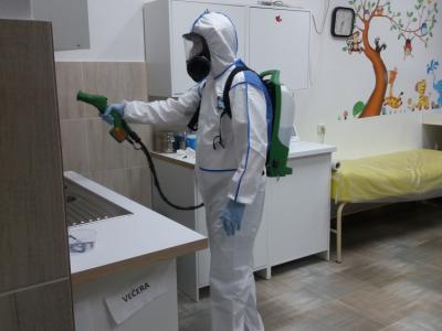 Dezinfekcia priestorov  Polikliniky Sabinov proti COVID-19 , foto 8 z 10